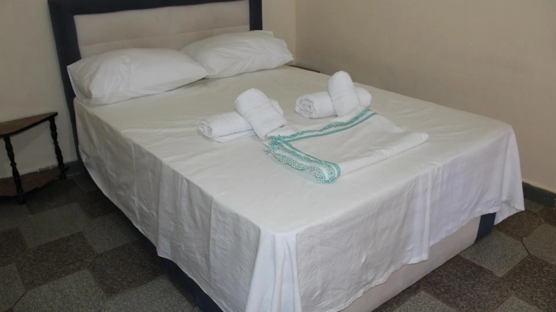 Xhejms Apartaments Vlore