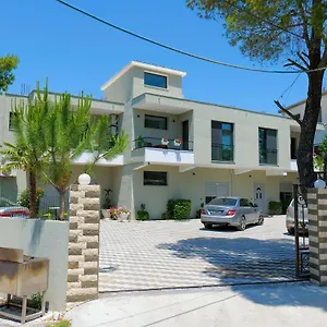 Hotel Vila Celaj, Vlorë