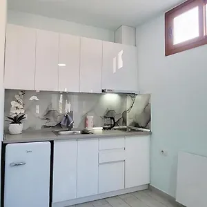 Pensión Sunny, Vlorë