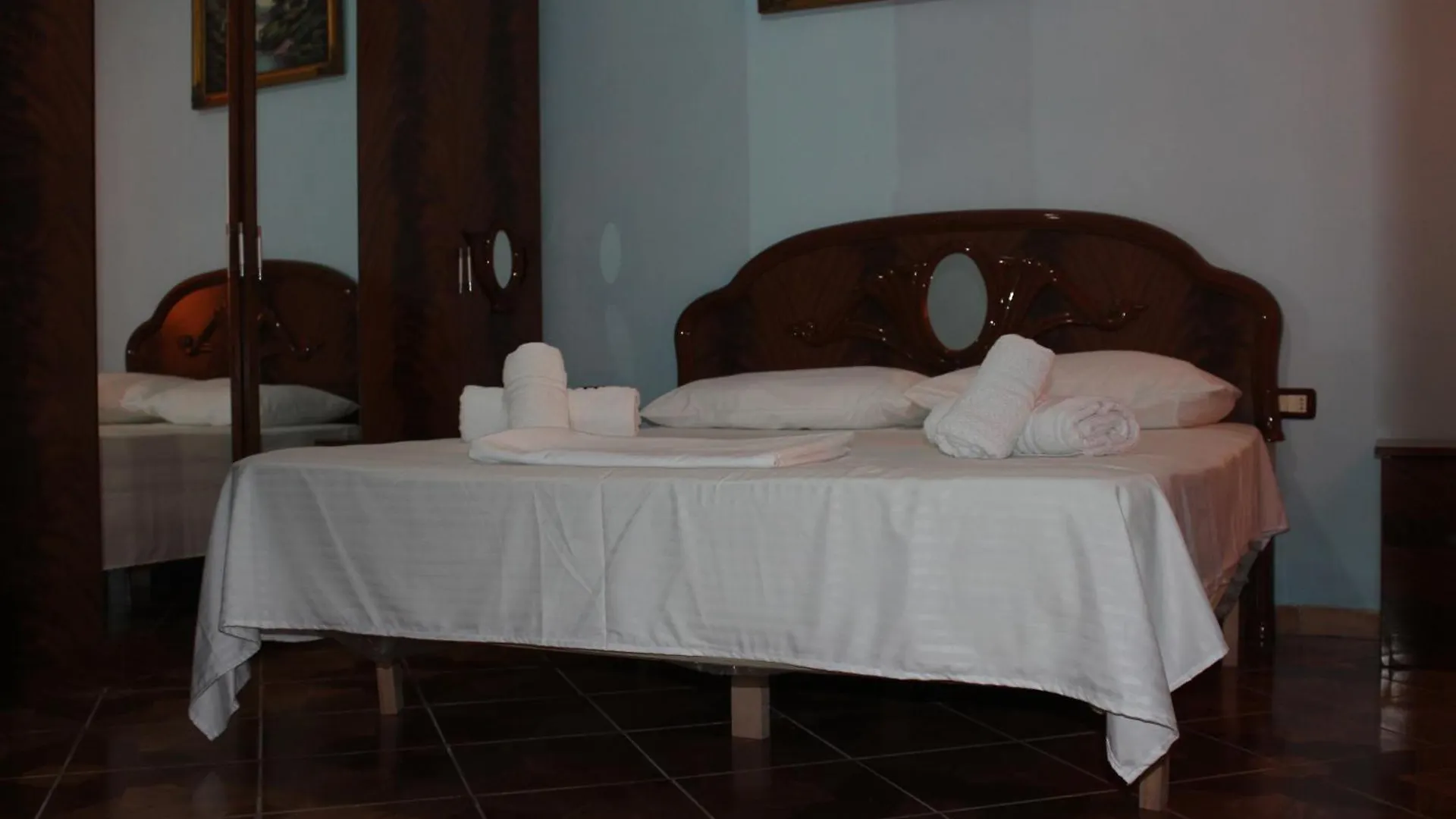 Xhejms Apartaments location